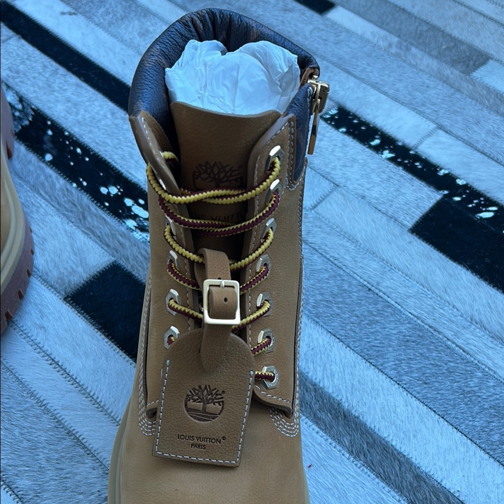 Louis Vuitton x Timberland Tan and Brown Men’s Boots (Limited Edition) - Picture 7 of 11